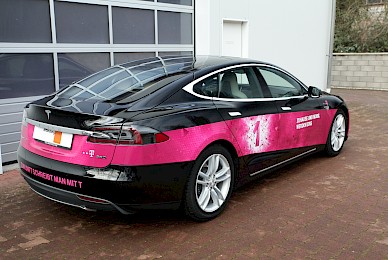 Fahrzeugbeschriftung Tesla Model S Telekom  (Bild 3/8)