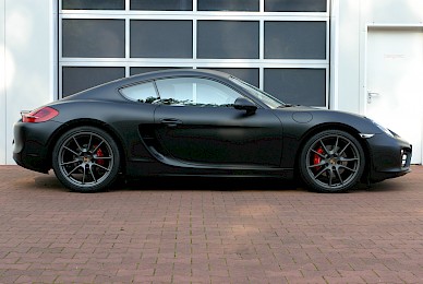 Porsche Cayman S Vollverklebung Von Gelb Auf Mattschwarz 