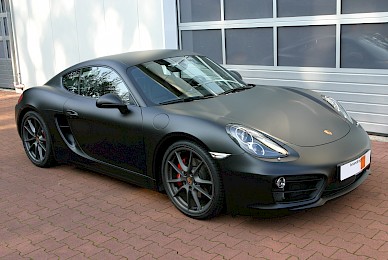 Porsche Cayman S Vollverklebung Von Gelb Auf Mattschwarz  (Bild 2/10)