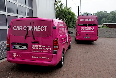 Vollverklebung Von Vito Und Sprinter In Telemagenta  (Bild 8/9)