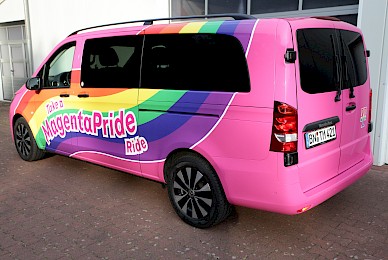 Vollverklebung Eines Vito In Telemagenta Und Digitaldrucken  (Bild 5/6)