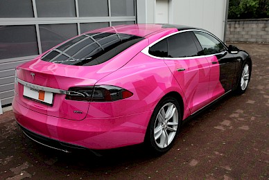 Teilbeklebung Tesla Model S Telekom  (Bild 3/8)