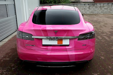 Teilbeklebung Tesla Model S Telekom  (Bild 4/8)