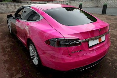 Teilbeklebung Tesla Model S Telekom  (Bild 5/8)