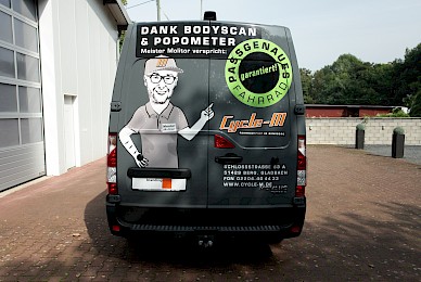 Beschriftung Eines Transporters Mit Digitaldrucken  (Bild 3/5)