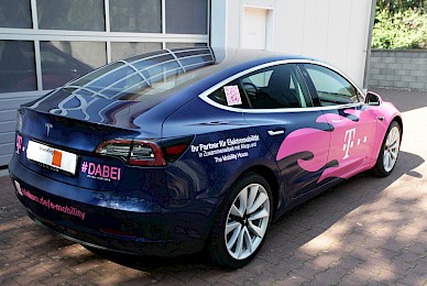 Teilbeklebung Tesla Model 3 Telekom Flammen  (Bild 5/6)