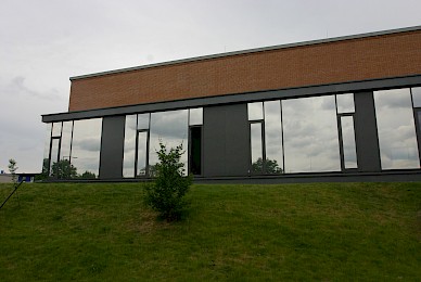 Sonnenschutz Maranello Motors  (Bild 2/3)