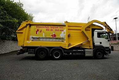 Werbebeschriftung Auf Entsorgungsfahrzeug Mit Digitaldrucken 