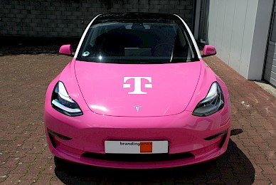 Teilbeklebung Telekom Tesla Model 3 Flammen  (Bild 3/6)
