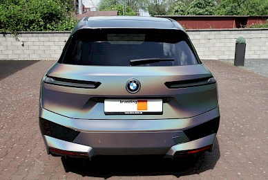 Vollverklebung Bmw Ix In Psychedelic Matt  (Bild 3/5)
