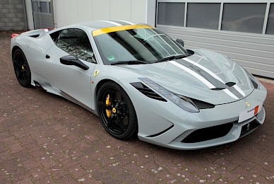 Vollverklebung Ferrari 458 Speciale Von Schwarz In Hellgrau Glaenzend  (Bild 2/10)