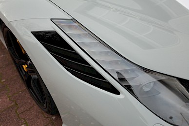 Vollverklebung Ferrari 458 Speciale Von Schwarz In Hellgrau Glaenzend  (Bild 4/10)